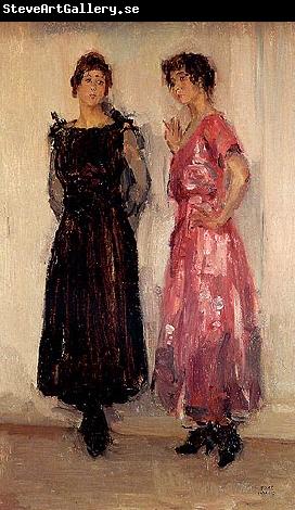 Isaac Israels Two models, Epi and Gertie, in the Amsterdam Fashion House Hirsch